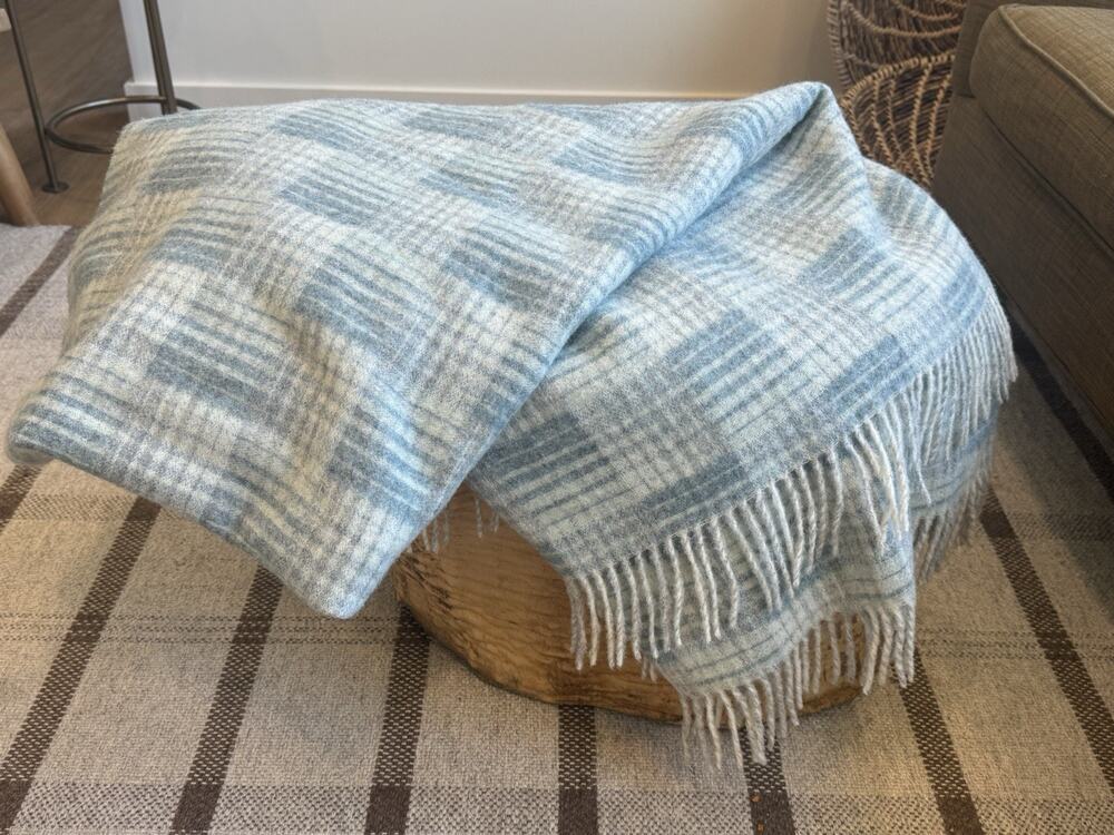Bronte By Moon Wool Fringe Throw Blanket Blue Gray Plaid Lambswool?